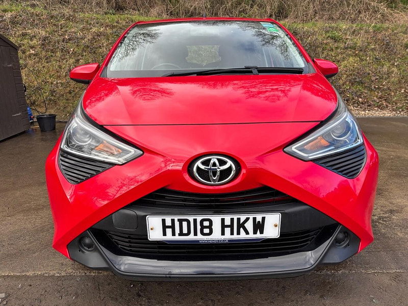 Toyota Aygo 1.0 VVT-i x-play Hatchback 5dr Petrol Manual Euro 6 (71 ps) 5dr Manual 2025