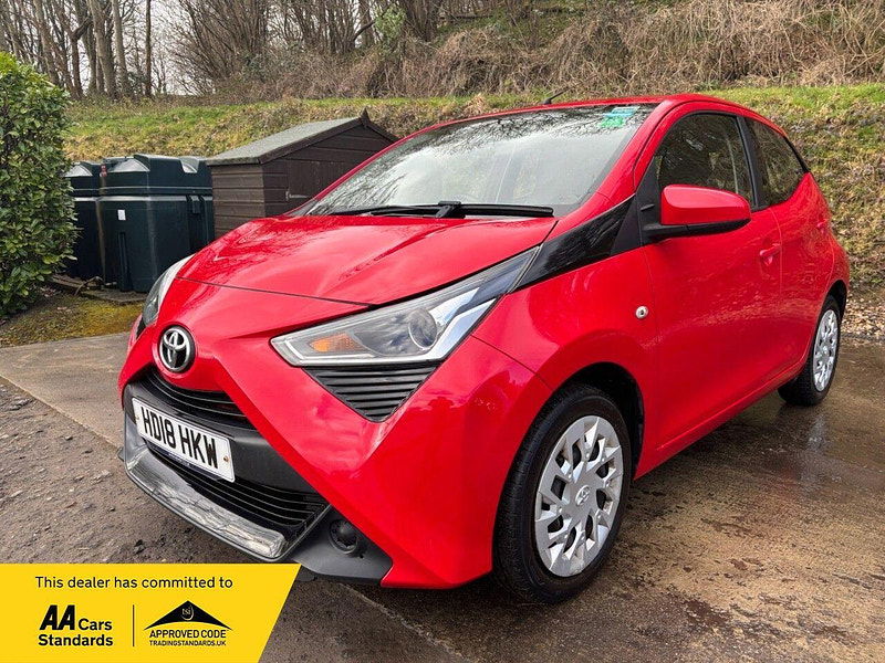 Toyota Aygo 1.0 VVT-i x-play Hatchback 5dr Petrol Manual Euro 6 (71 ps) 5dr Manual 2025
