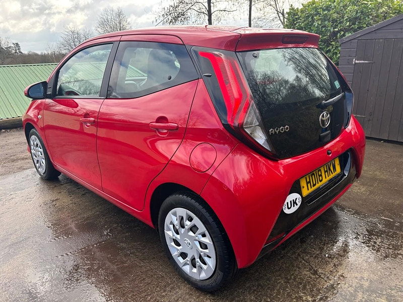 Toyota Aygo 1.0 VVT-i x-play Hatchback 5dr Petrol Manual Euro 6 (71 ps) 5dr Manual 2025