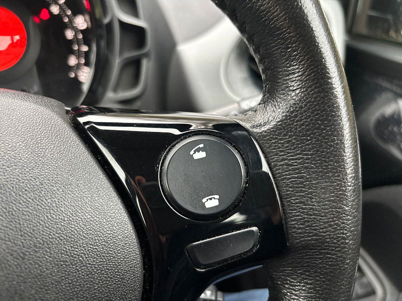 Toyota Aygo 1.0 VVT-i x-play Hatchback 5dr Petrol Manual Euro 6 (71 ps) 5dr Manual 2025