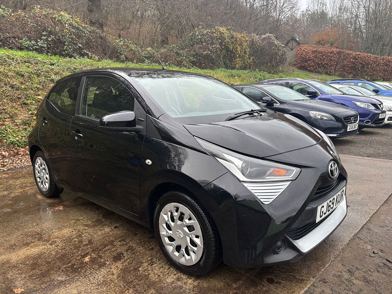 Toyota Aygo 1.0 VVT-i x-play Hatchback 5dr Petrol Manual Euro 6 (71 ps) 5dr Manual 2025