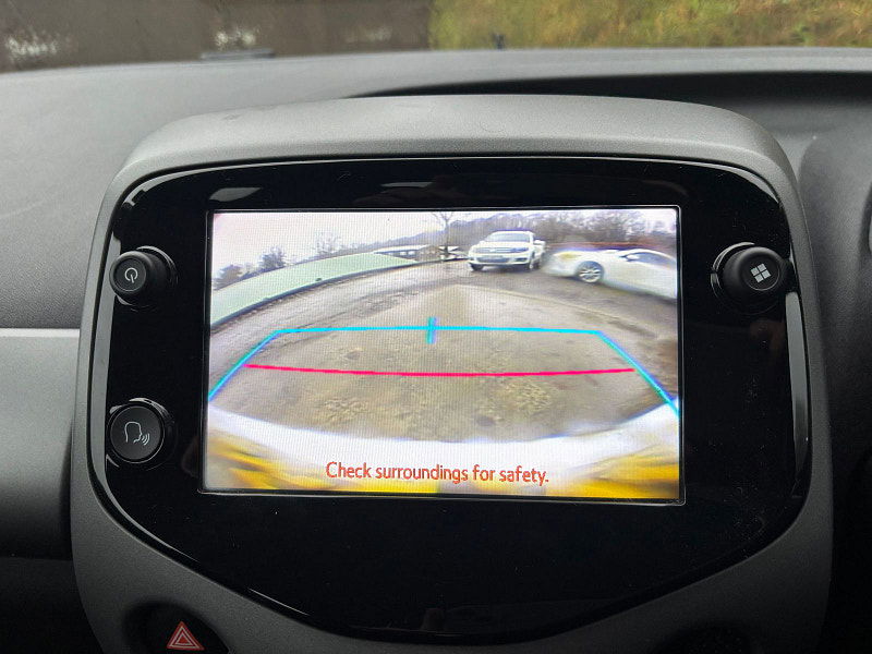 Toyota Aygo 1.0 VVT-i x-play Hatchback 5dr Petrol Manual Euro 6 (71 ps) 5dr Manual 2025