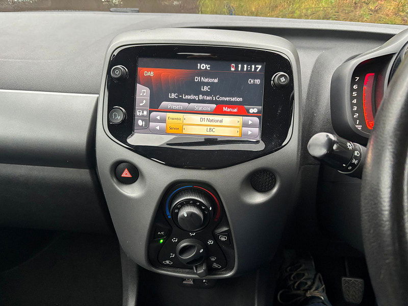 Toyota Aygo 1.0 VVT-i x-play Hatchback 5dr Petrol Manual Euro 6 (71 ps) 5dr Manual 2025