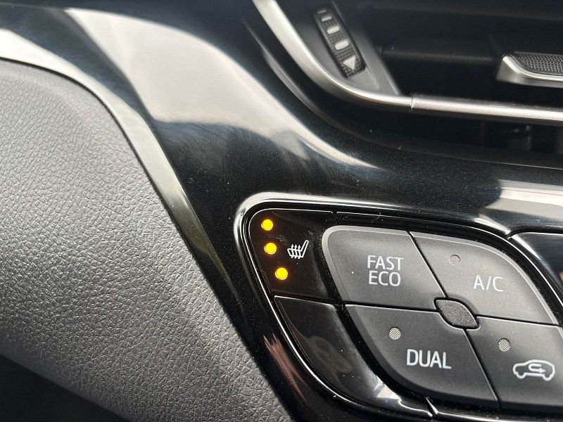 Toyota C-HR 1.2 VVT-i Dynamic SUV 5dr Petrol Manual Euro 6 (s/s) (115 ps) 5dr Manual 2025