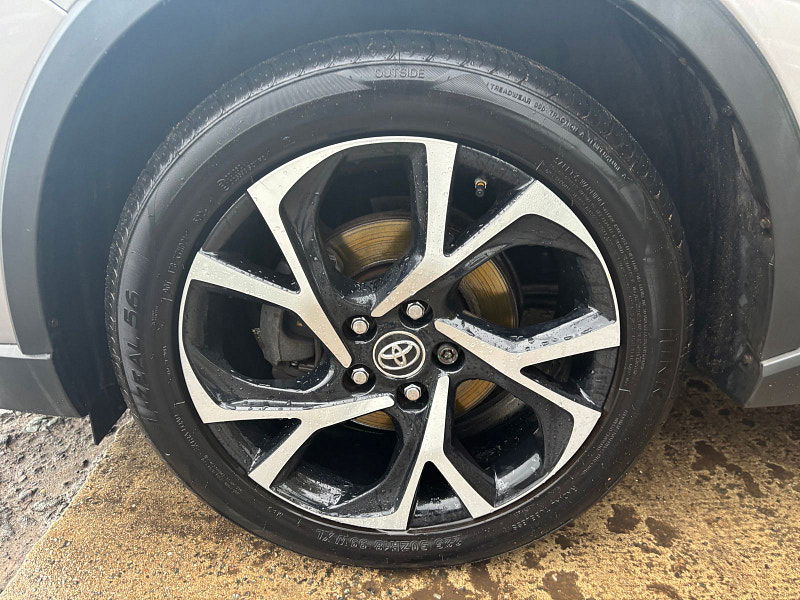 Toyota C-HR 1.2 VVT-i Dynamic SUV 5dr Petrol Manual Euro 6 (s/s) (115 ps) 5dr Manual 2025