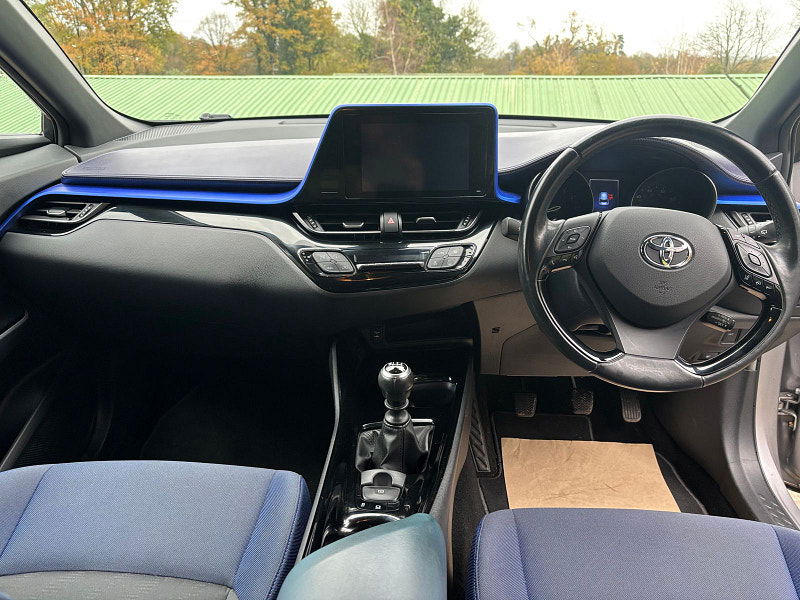 Toyota C-HR 1.2 VVT-i Dynamic SUV 5dr Petrol Manual Euro 6 (s/s) (115 ps) 5dr Manual 2025
