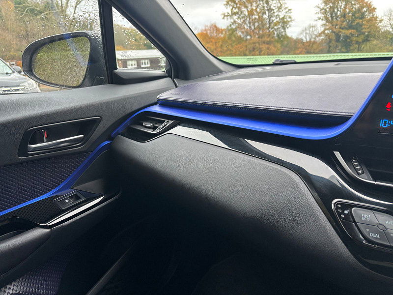 Toyota C-HR 1.2 VVT-i Dynamic SUV 5dr Petrol Manual Euro 6 (s/s) (115 ps) 5dr Manual 2025