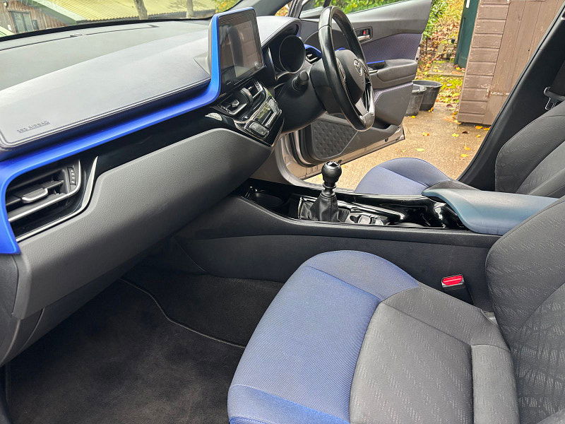 Toyota C-HR 1.2 VVT-i Dynamic SUV 5dr Petrol Manual Euro 6 (s/s) (115 ps) 5dr Manual 2025