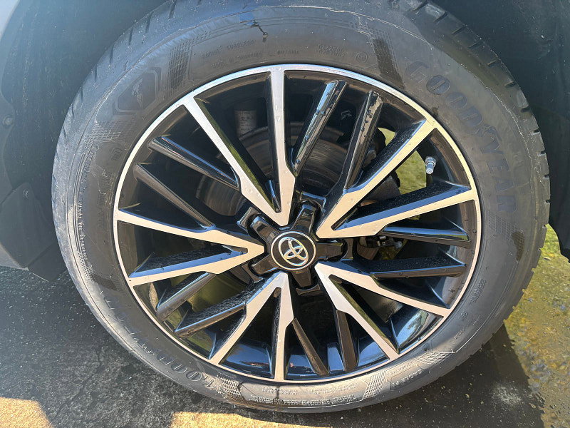 Toyota C-HR 1.8 VVT-h Excel SUV 5dr Petrol Hybrid CVT Euro 6 (s/s) (122 ps) 5dr Automatic 2026