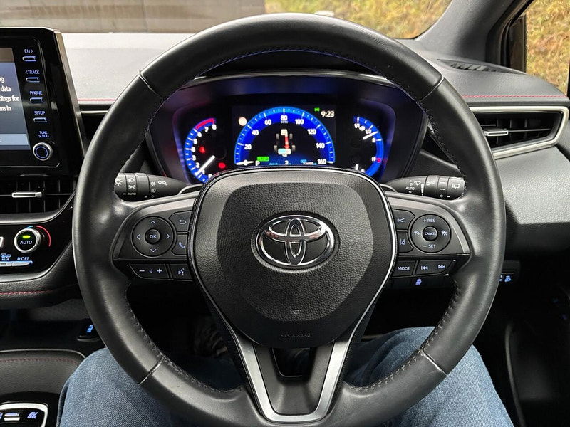 Toyota Corolla 2.0 VVT-h Excel Hatchback 5dr Petrol Hybrid CVT Euro 6 (s/s) (184 ps) 5dr Automatic 2025