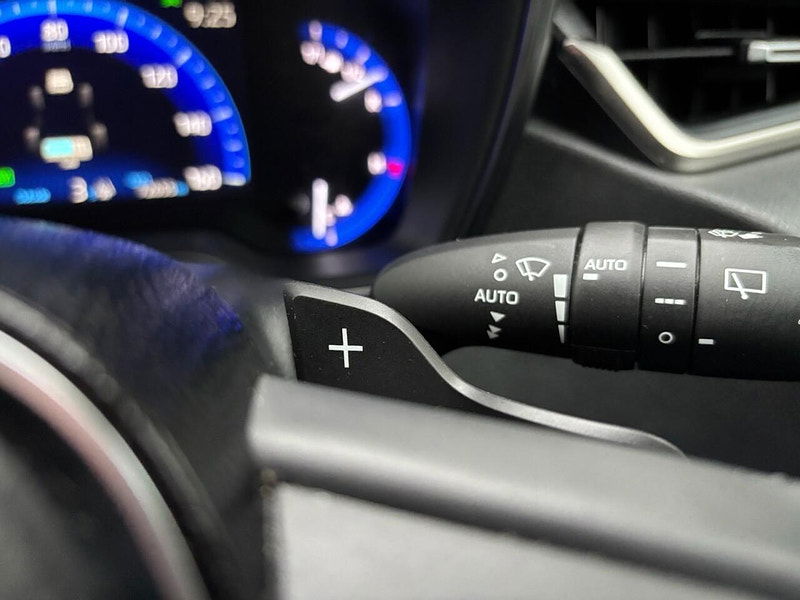 Toyota Corolla 2.0 VVT-h Excel Hatchback 5dr Petrol Hybrid CVT Euro 6 (s/s) (184 ps) 5dr Automatic 2025