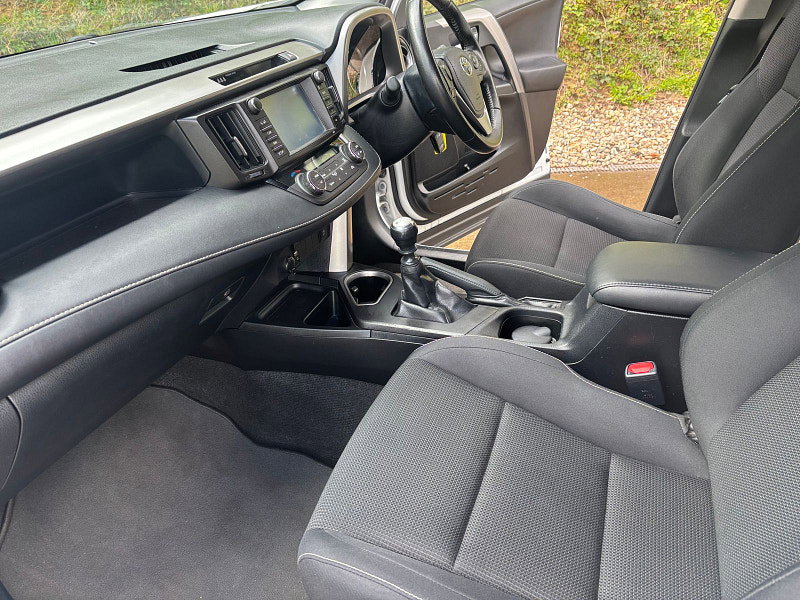 Toyota RAV4 2.0 D-4D Business Edition SUV 5dr Diesel Manual Euro 6 (s/s) (143 ps) 5dr Manual 2026