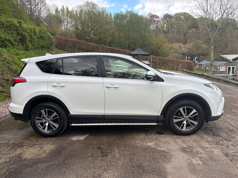 Toyota RAV4 2.0 D-4D Business Edition SUV 5dr Diesel Manual Euro 6 (s/s) (143 ps) 5dr Manual 2026