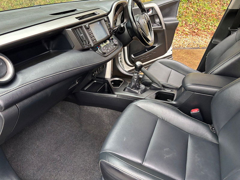 Toyota RAV4 2.0 D-4D Excel SUV 5dr Diesel Manual Euro 6 (s/s) (143 ps) 5dr Manual 2025