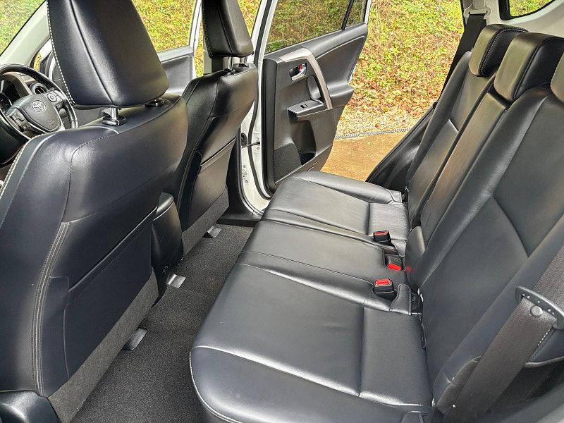 Toyota RAV4 2.0 D-4D Excel SUV 5dr Diesel Manual Euro 6 (s/s) (143 ps) 5dr Manual 2025