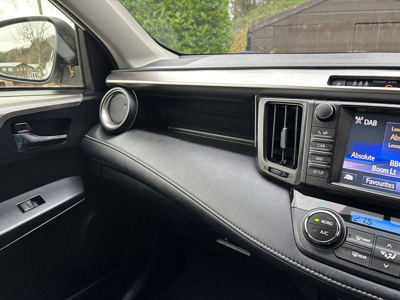 Toyota RAV4 2.0 D-4D Excel SUV 5dr Diesel Manual Euro 6 (s/s) (143 ps) 5dr Manual 2025