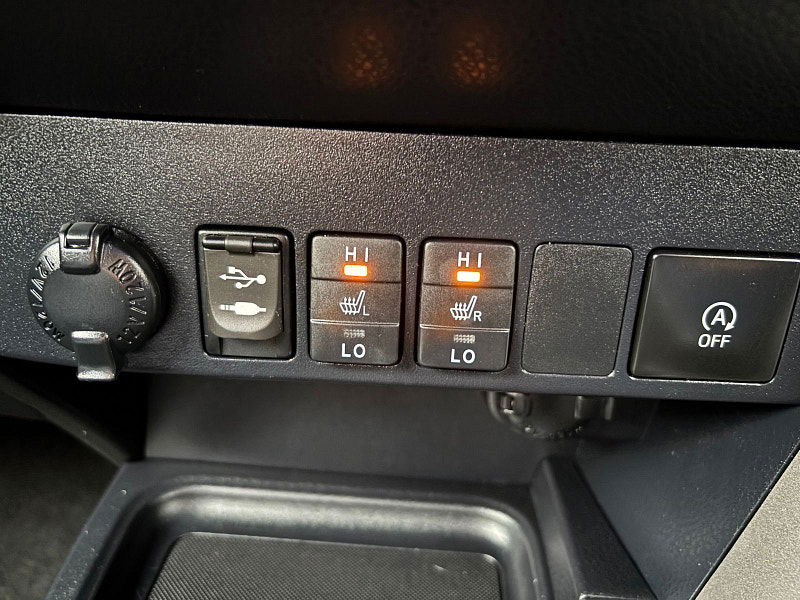 Toyota RAV4 2.0 D-4D Excel SUV 5dr Diesel Manual Euro 6 (s/s) (143 ps) 5dr Manual 2025