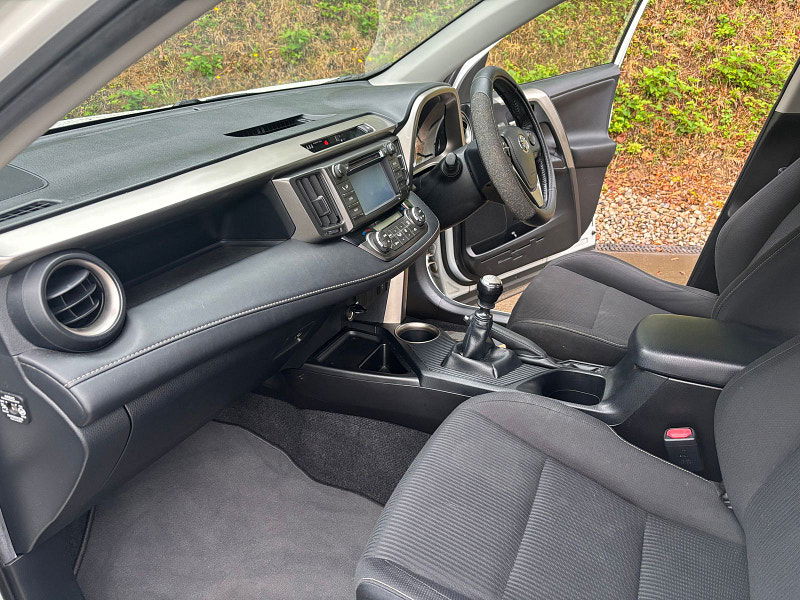Toyota RAV4 2.0 D-4D Icon SUV 5dr Diesel Manual 2WD Euro 5 (s/s) (124 ps) 5dr Manual 2025