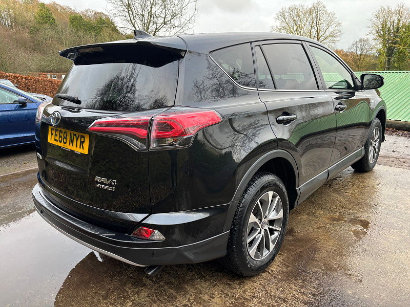 Toyota RAV4 2.5 VVT-h Icon SUV 5dr Petrol Hybrid CVT Euro 6 (s/s) (197 ps) 5dr Automatic 2026