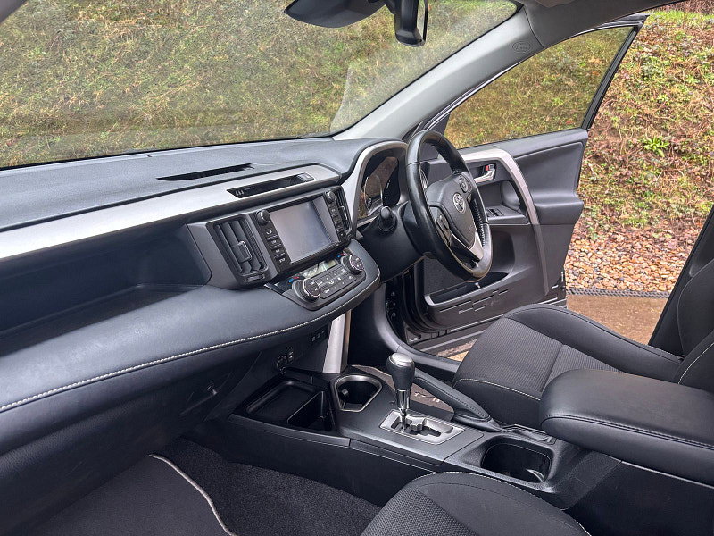 Toyota RAV4 2.5 VVT-h Icon SUV 5dr Petrol Hybrid CVT Euro 6 (s/s) (197 ps) 5dr Automatic 2026