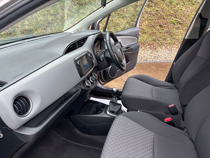 Toyota Yaris 1.33 Dual VVT-i Icon Hatchback 5dr Petrol Manual Euro 5 Euro 5 (99 ps) 5dr Manual 2026