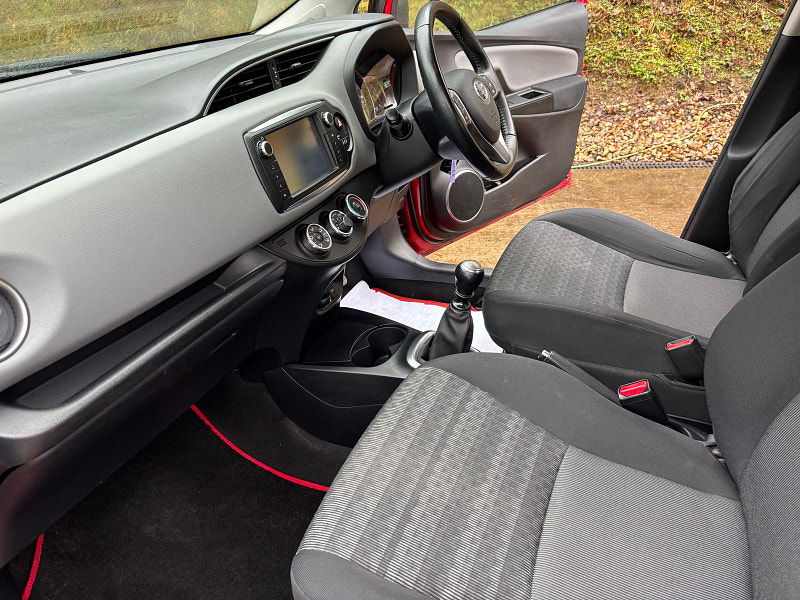 Toyota Yaris 1.33 Dual VVT-i Icon Hatchback 5dr Petrol Manual Euro 6 (99 ps) 5dr Manual 2026