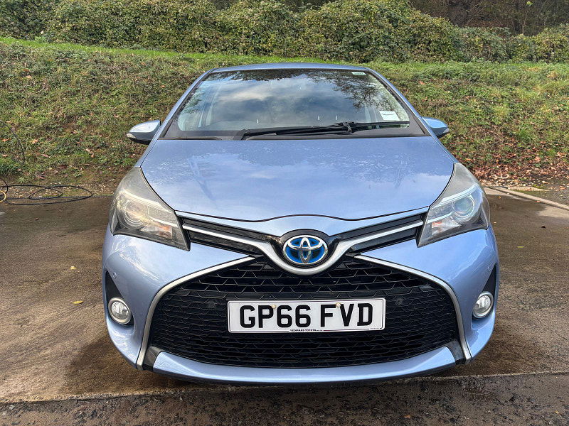 Toyota Yaris 1.5 VVT-h Design Hatchback 5dr Petrol Hybrid E-CVT Euro 6 (101 ps) 5dr Automatic 2025