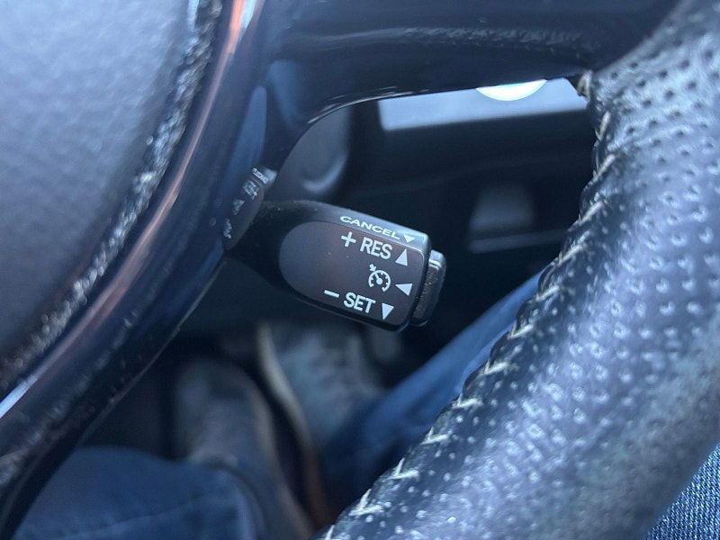 Toyota Yaris 1.5 VVT-h Design Hatchback 5dr Petrol Hybrid E-CVT Euro 6 (101 ps) 5dr Automatic 2025