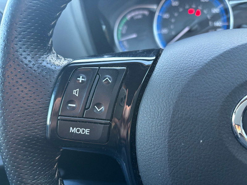 Toyota Yaris 1.5 VVT-h Design Hatchback 5dr Petrol Hybrid E-CVT Euro 6 (101 ps) 5dr Automatic 2025