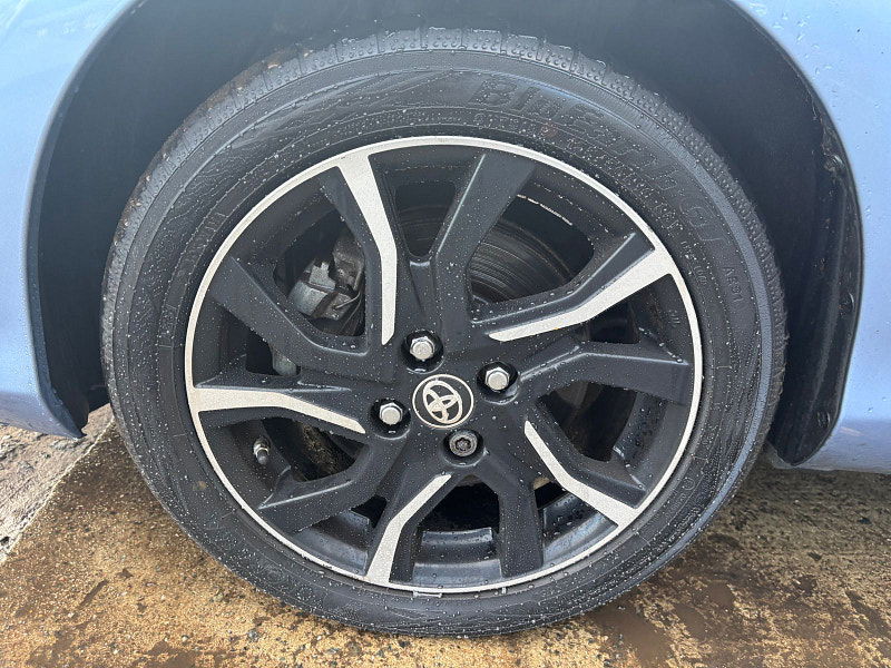 Toyota Yaris 1.5 VVT-h Design Hatchback 5dr Petrol Hybrid E-CVT Euro 6 (101 ps) 5dr Automatic 2025