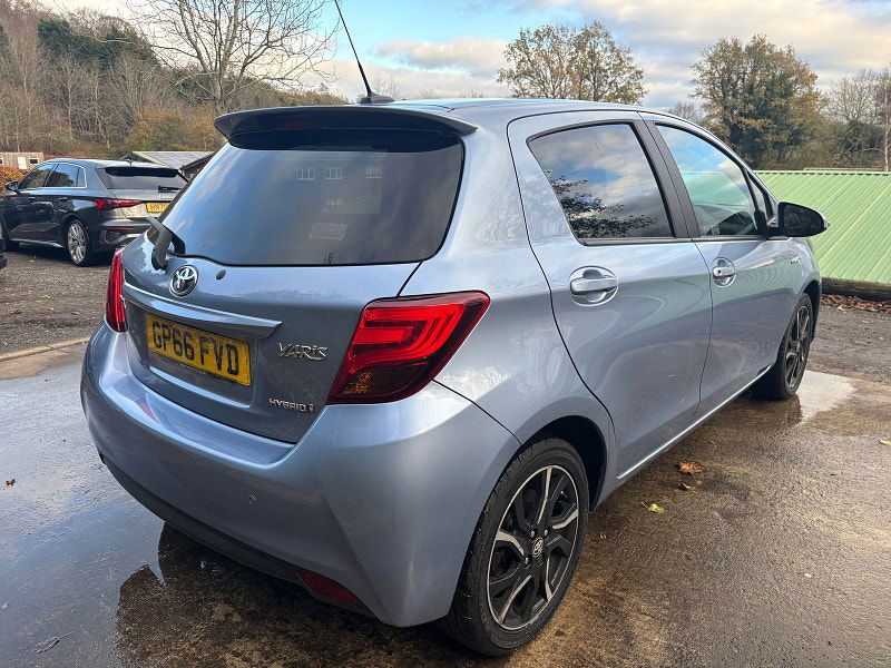Toyota Yaris 1.5 VVT-h Design Hatchback 5dr Petrol Hybrid E-CVT Euro 6 (101 ps) 5dr Automatic 2025
