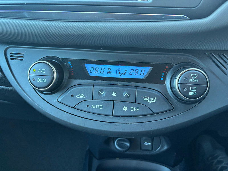 Toyota Yaris 1.5 VVT-h Design Hatchback 5dr Petrol Hybrid E-CVT Euro 6 (101 ps) 5dr Automatic 2025