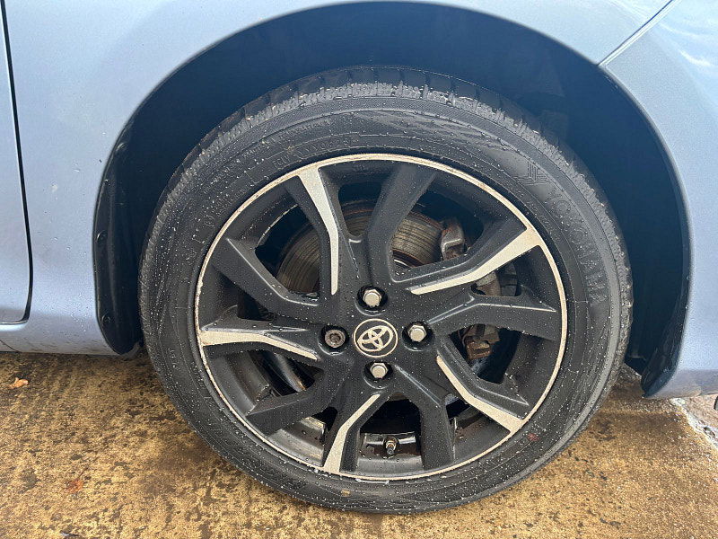 Toyota Yaris 1.5 VVT-h Design Hatchback 5dr Petrol Hybrid E-CVT Euro 6 (101 ps) 5dr Automatic 2025