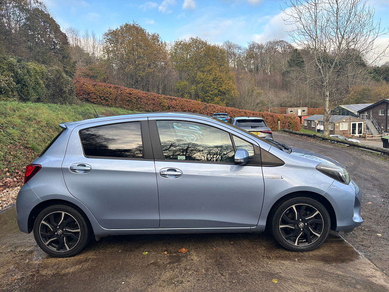 Toyota Yaris 1.5 VVT-h Design Hatchback 5dr Petrol Hybrid E-CVT Euro 6 (101 ps) 5dr Automatic 2025