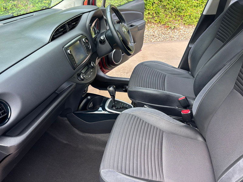 Toyota Yaris 1.5 VVT-h Excel Hatchback 5dr Petrol Hybrid E-CVT Euro 6 (s/s) (15in Alloy) (100 ps) 5dr Automatic 2025