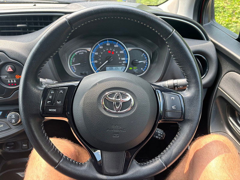 Toyota Yaris 1.5 VVT-h Excel Hatchback 5dr Petrol Hybrid E-CVT Euro 6 (s/s) (15in Alloy) (100 ps) 5dr Automatic 2025