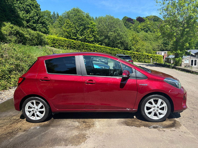 Toyota Yaris 1.5 VVT-h Excel Hatchback 5dr Petrol Hybrid E-CVT Euro 6 (s/s) (15in Alloy) (100 ps) 5dr Automatic 2025
