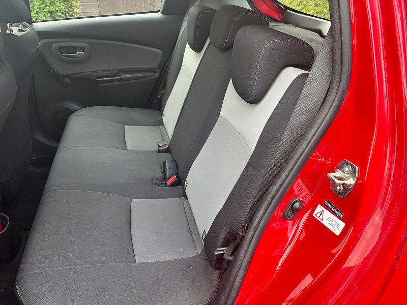 Toyota Yaris 1.5 VVT-h Icon Hatchback 5dr Petrol Hybrid E-CVT Euro 6 (s/s) (100 ps) 5dr Automatic 2025