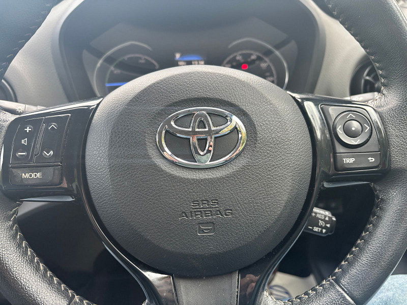 Toyota Yaris 1.5 VVT-h Icon Hatchback 5dr Petrol Hybrid E-CVT Euro 6 (s/s) (100 ps) 5dr Automatic 2025