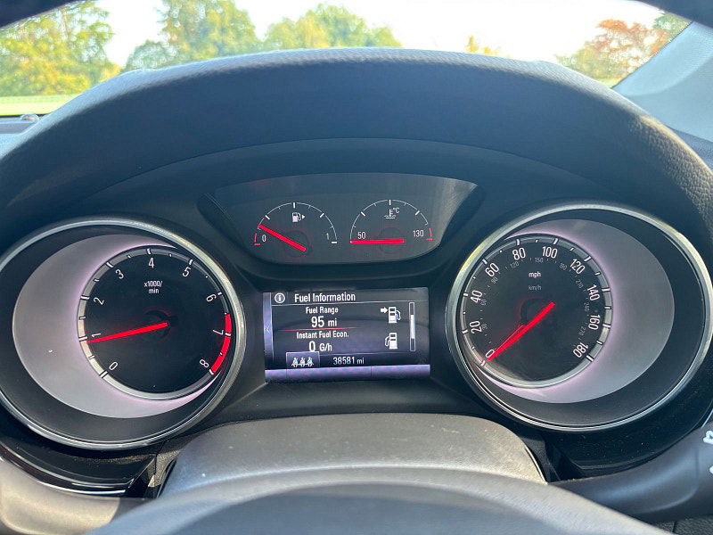 Vauxhall Astra 1.4i Turbo Elite Nav Sports Tourer 5dr Petrol Manual Euro 6 (150 ps) 5dr Manual 2025