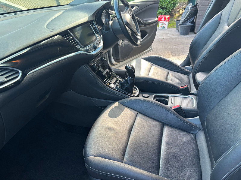 Vauxhall Astra 1.4i Turbo Elite Nav Sports Tourer 5dr Petrol Manual Euro 6 (150 ps) 5dr Manual 2025