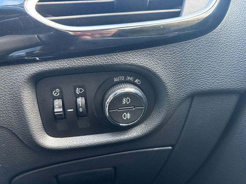 Vauxhall Astra 1.4i Turbo Elite Nav Sports Tourer 5dr Petrol Manual Euro 6 (150 ps) 5dr Manual 2025