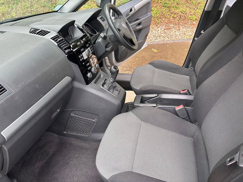 Vauxhall Zafira 1.8 16V Exclusiv MPV 5dr Petrol Manual Euro 5 (SNav) (140 ps) 5dr Manual 2026