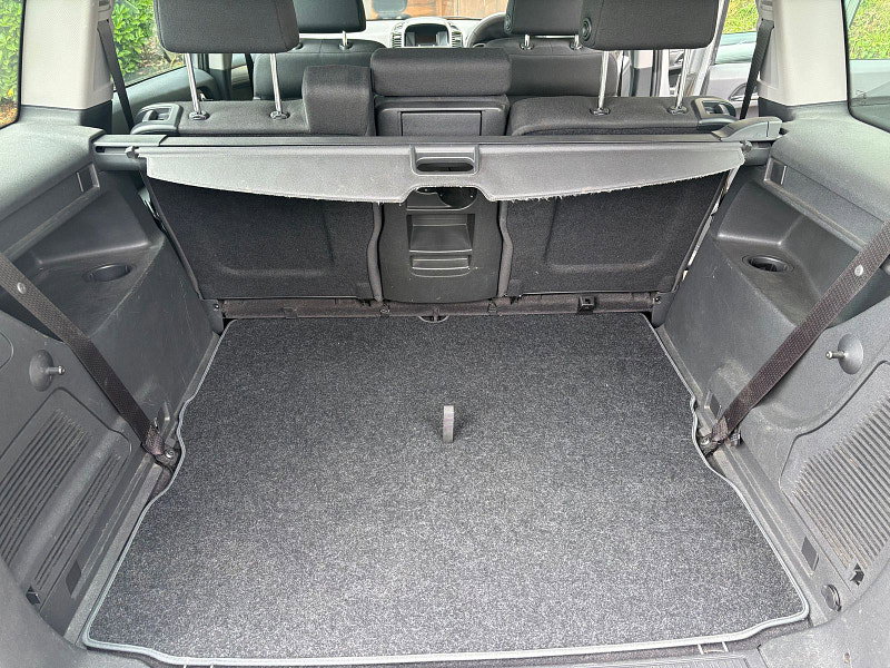 Vauxhall Zafira 1.8 16V Exclusiv MPV 5dr Petrol Manual Euro 5 (SNav) (140 ps) 5dr Manual 2026