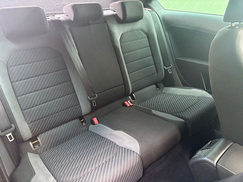 Volkswagen Golf 2.0 TDI BlueMotion Tech R-Line Hatchback 3dr Diesel Manual Euro 6 (s/s) (150 ps) 3dr Manual 2025