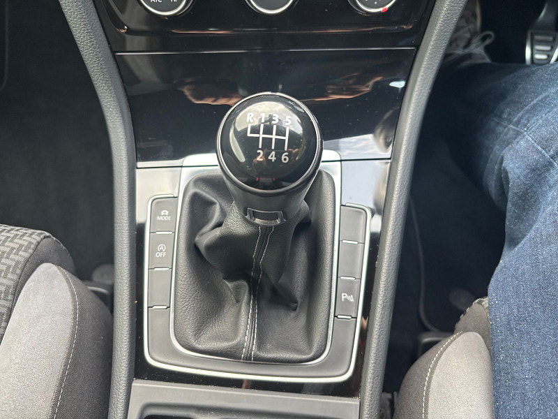 Volkswagen Golf 2.0 TDI BlueMotion Tech R-Line Hatchback 3dr Diesel Manual Euro 6 (s/s) (150 ps) 3dr Manual 2025