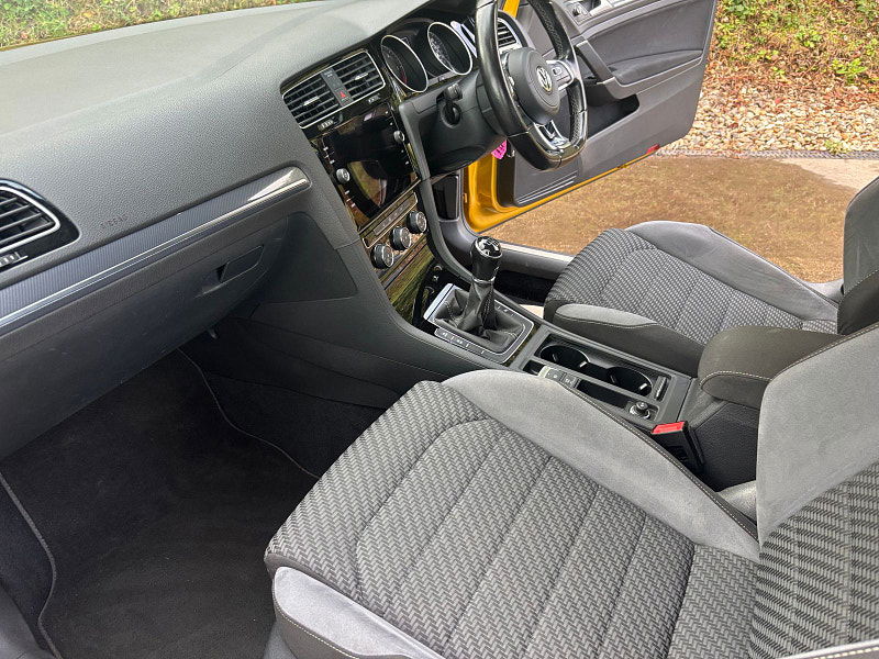 Volkswagen Golf 2.0 TDI BlueMotion Tech R-Line Hatchback 3dr Diesel Manual Euro 6 (s/s) (150 ps) 3dr Manual 2025