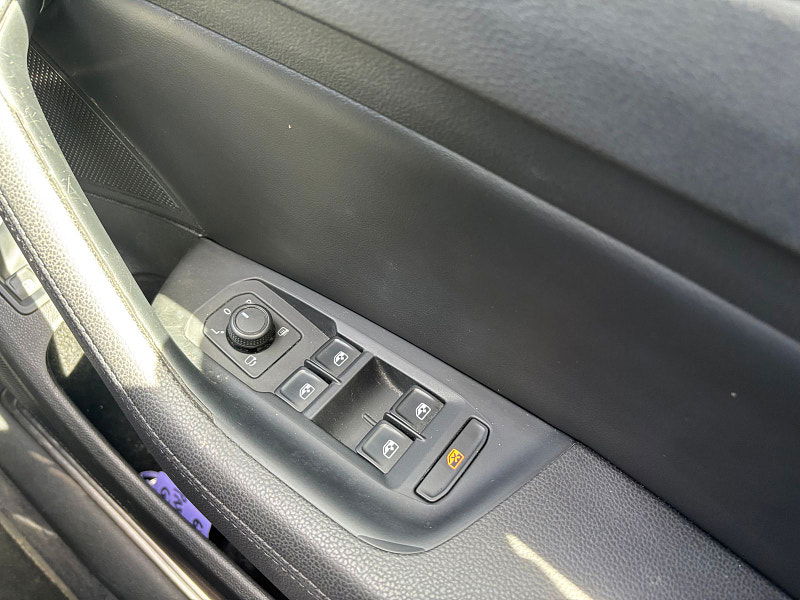 Volkswagen Passat 1.4 TSI GTE Advance Estate 5dr Petrol Plug-in Hybrid DSG Euro 6 (s/s) (218 ps) 5dr Automatic 2025