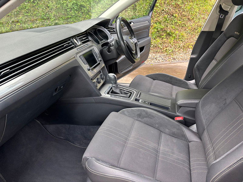 Volkswagen Passat 2.0 TDI Alltrack Estate 5dr Diesel DSG 4Motion Euro 6 (s/s) (190 ps) 5dr Automatic 2025