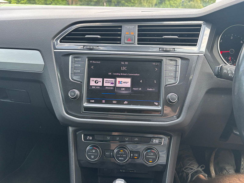 Volkswagen Tiguan 2.0 TDI BlueMotion Tech SE Navigation SUV 5dr Diesel DSG 4Motion Euro 6 (s/s) (150 ps) 5dr Automatic 2025